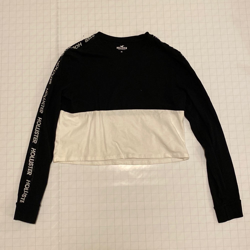 Black and white block long sleeve. Slightly cropped, fun lining on sleeves